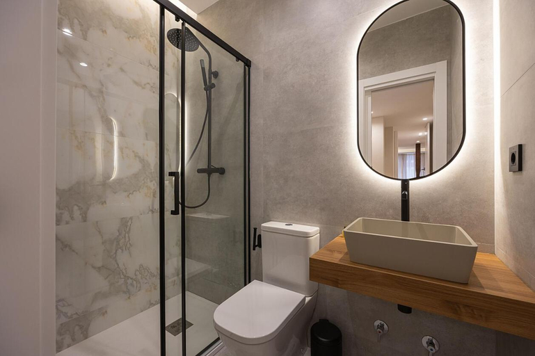 Others 3, Gran Via XV 4BR 4BH, Madrid