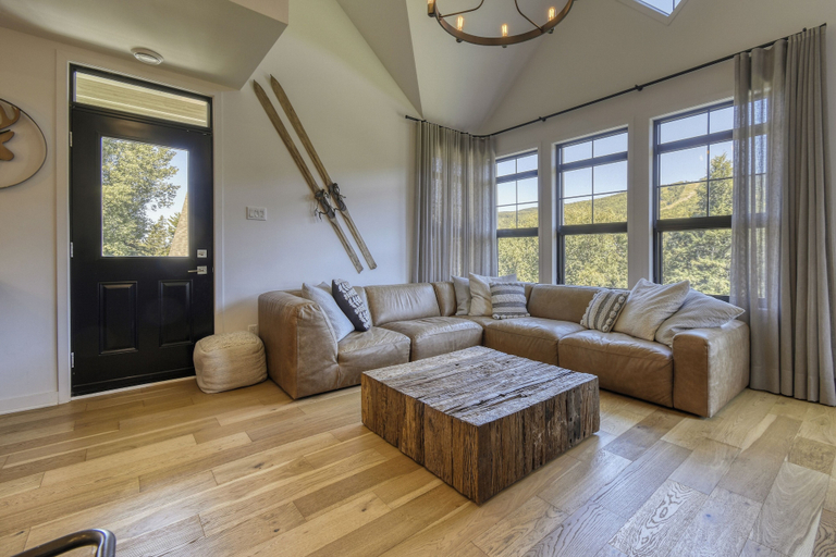 Others 4, 211 Les Eaux Unit 8, Les Laurentides
