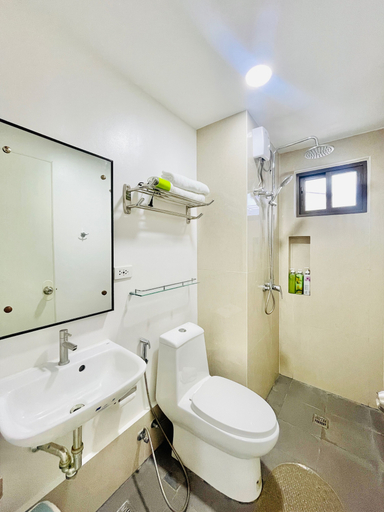 Bathroom 4, WV Towers, Iloilo City
