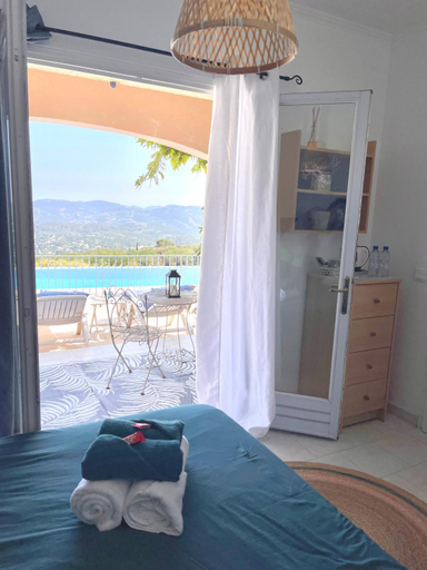 Bedroom 2, Les Volets Bleus, Alpes-Maritimes