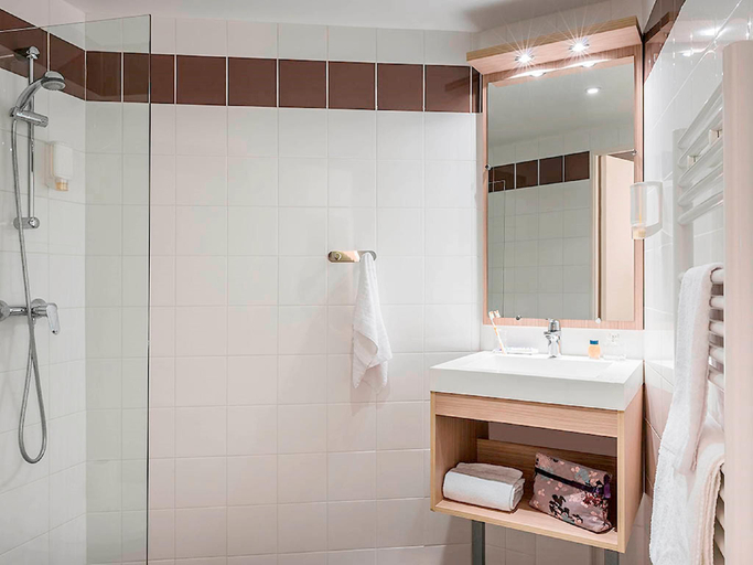 Bathroom 5, Aparthotel Adagio Access Paris Reuilly, Paris