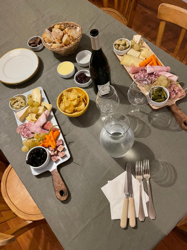 Food & Drinks, La Maison des Monts d'Or, Rhône