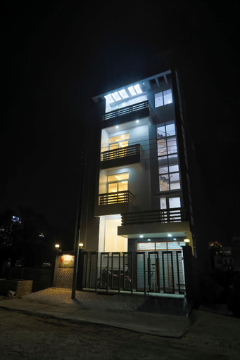 Others 4, Veena's Vista, Lucknow