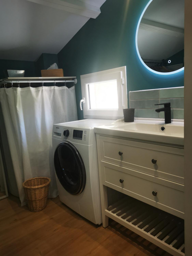 Bathroom 15