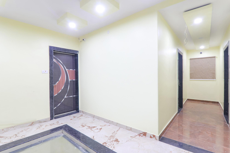 Public Area 2, FabHotel GS Residency, Varanasi
