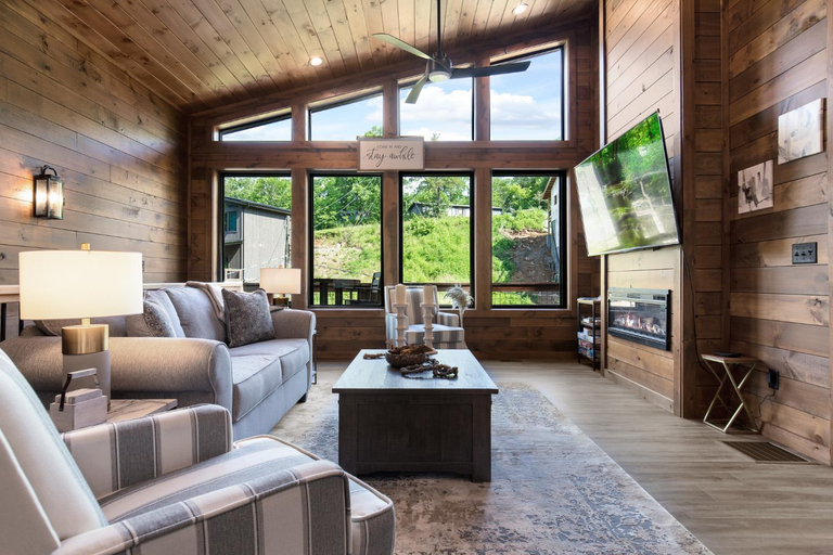 Others 5, Hillside Retreat, Sevier