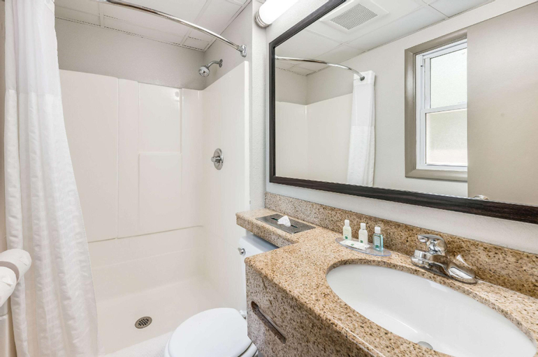 Bathroom 9