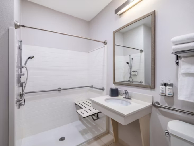 Bathroom 4, Garner Hotel MACON WEST, Bibb