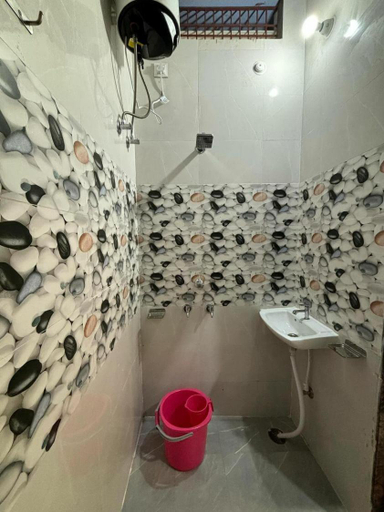 Bathroom 4, Madhuri Guest House, Varanasi