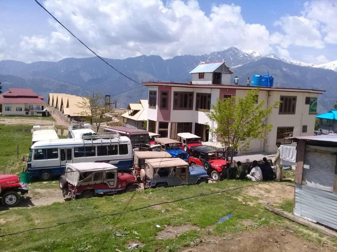 Others 3, Green Park Hotel, Hazara