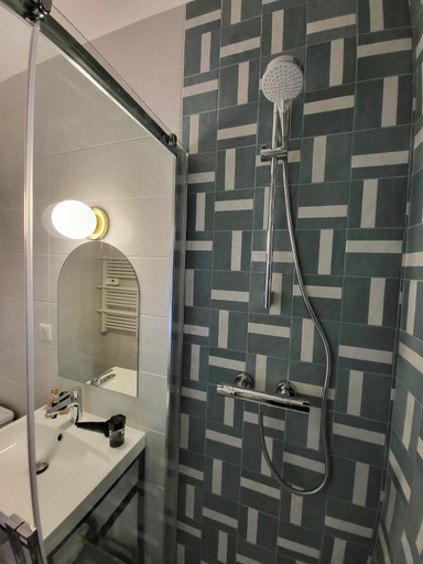 Bathroom 3, Mage hotels - HOTEL LA GRENETTE, Loire