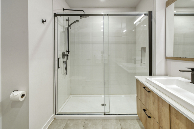 Bathroom 3, 211 Les Eaux Unit 8, Les Laurentides