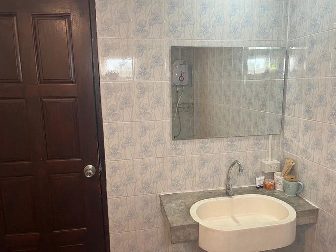 Bathroom 3, Chiangmaislowtime, Muang Chiang Mai