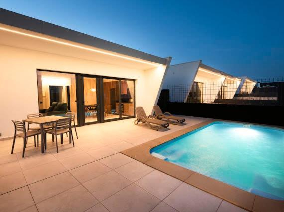 Others 4, Villas Cardas, Pontevedra