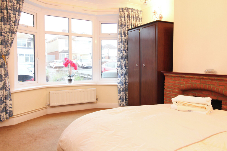 Bedroom 2, Regents park ground floor, Southampton