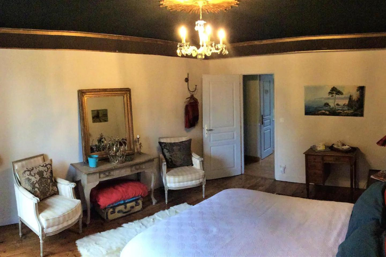 Others 2, La grand' maison, Cher