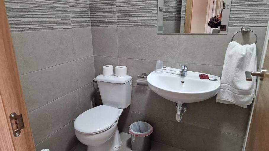 Bathroom 3, HOTEL NUEVO ESPARTINAS, Sevilla