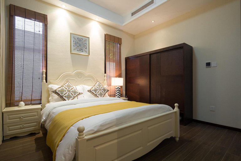 Bedroom 18