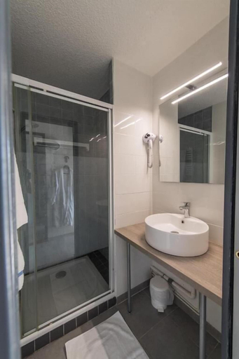 Bathroom 3, Club Vacances Bleues Arc-en-ciel - Ski Pass Inclus, Savoie