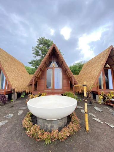Exterior 8