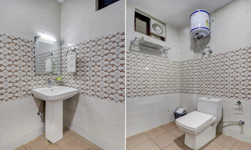 Bathroom 4, Itsy Hotels NV, Tapovan, Garhwal