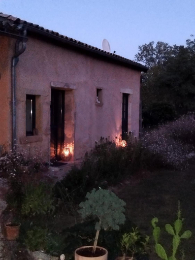 Others 4, Chambres d hotes near Macon with secure Parking, Ain