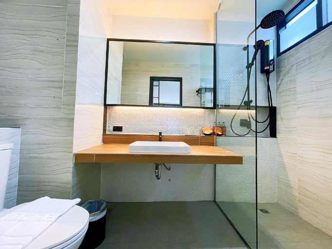 Bathroom 3