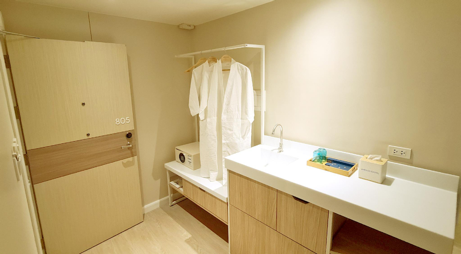 Bathroom 7