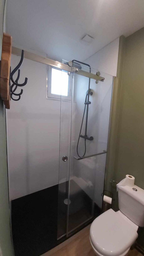 Bathroom 4, La Renaissance, Calvados