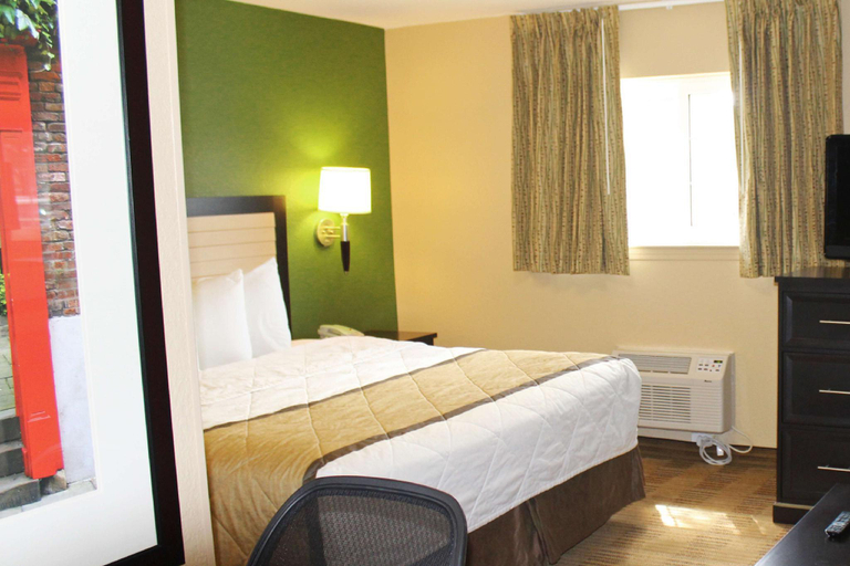 Bedroom 13