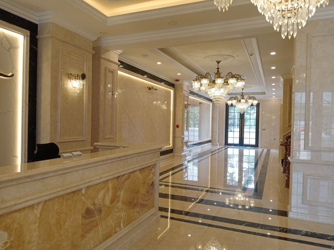 Others 3, Hotel D&T, Thống Nhất