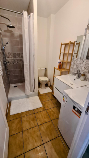 Bathroom 3, Reve au Centre de Sens et Proche de la Gare, Yonne