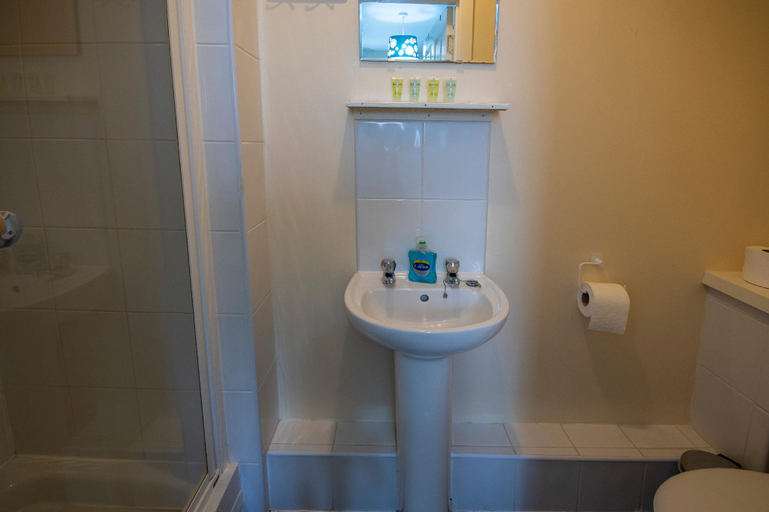 Bathroom 3, Irvine Riverside Guesthouse, North Ayrshire