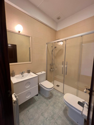 Bathroom 3, Haizea, Vizcaya