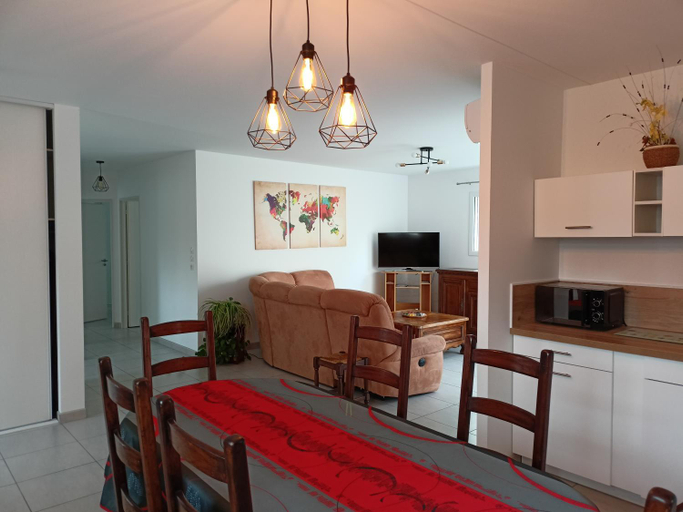Others 4, Maison cosy tout confort dans un cadre de verdure, Tarn