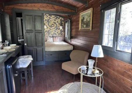2, Roulotte / Tiny House dans les Alpilles, Bouches-du-Rhône