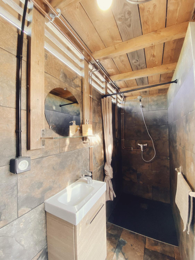 Bathroom 5, La Bulle d'EMBRUNS d'HERBE, Finistère