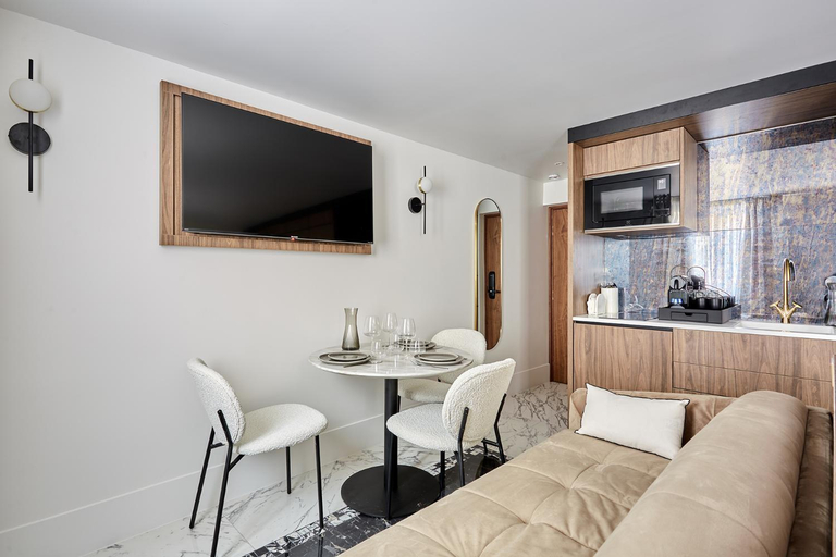 Others 5, Apart hotel Louvre museum by Studio prestige, Paris