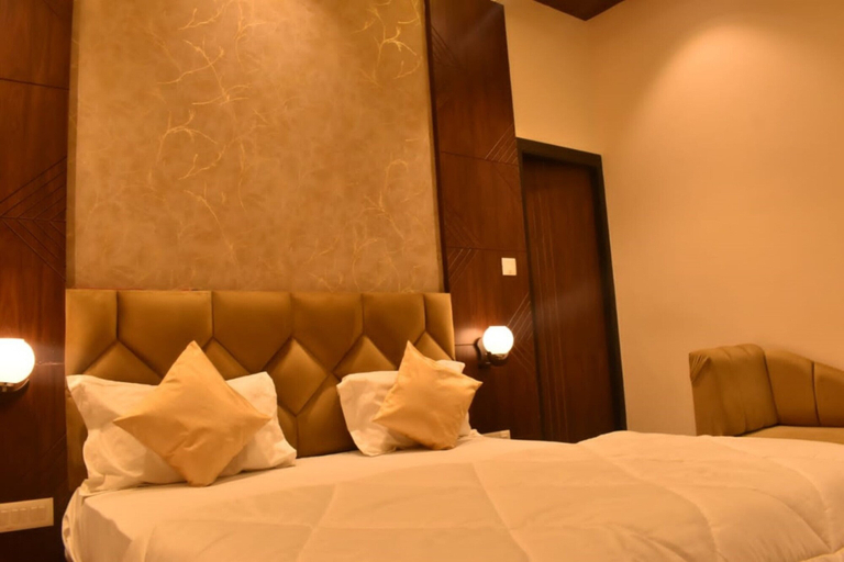 Bedroom 2, Goroomgo S.K. Plaza Chhabra, Baran