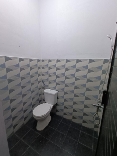 Bathroom 13
