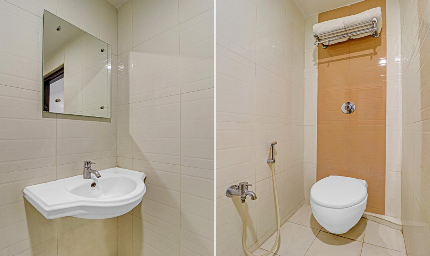 Bathroom 4, Itsy Hotels G Square, Krishna