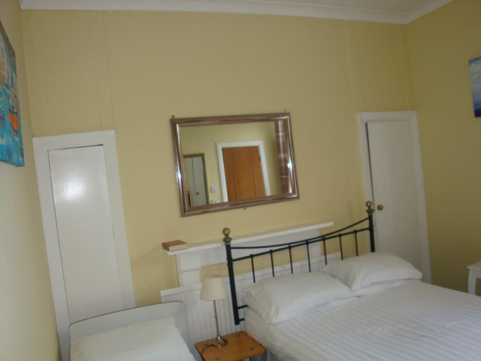 Bedroom 4, Spencer Court Hotel, Kent
