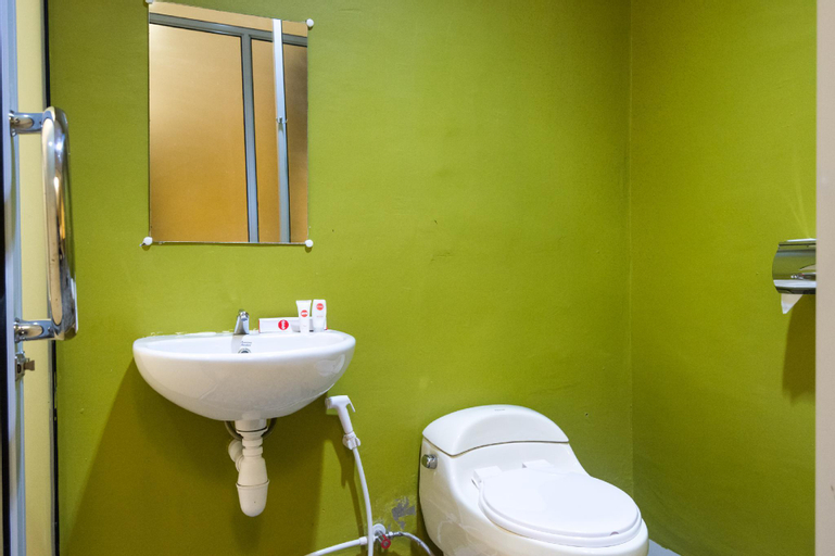Bathroom 7