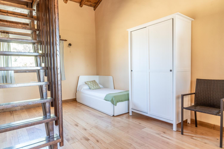 Bedroom, Eco-Lodge en la Reserva Privada Campanarios de Azaba - Proyecto de Conservacion, Salamanca