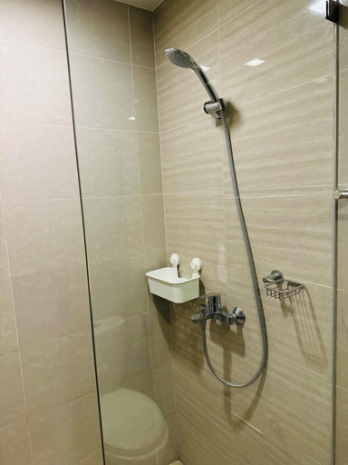 Bathroom 4, Andi and Frances' Place at BGC, Taguig
