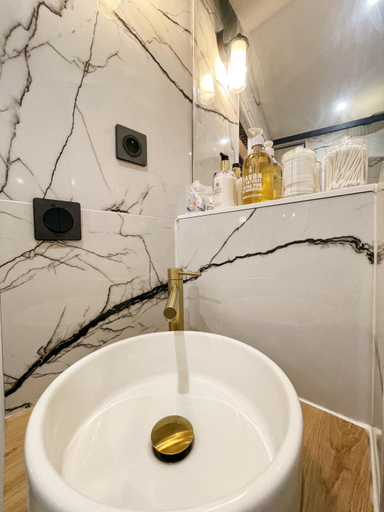 Bathroom 2, Cocoon Gallery Paris, Paris