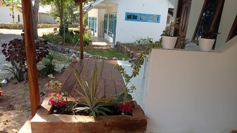 Exterior & Views 4, The Village Inn Rua Beach, West Sumba