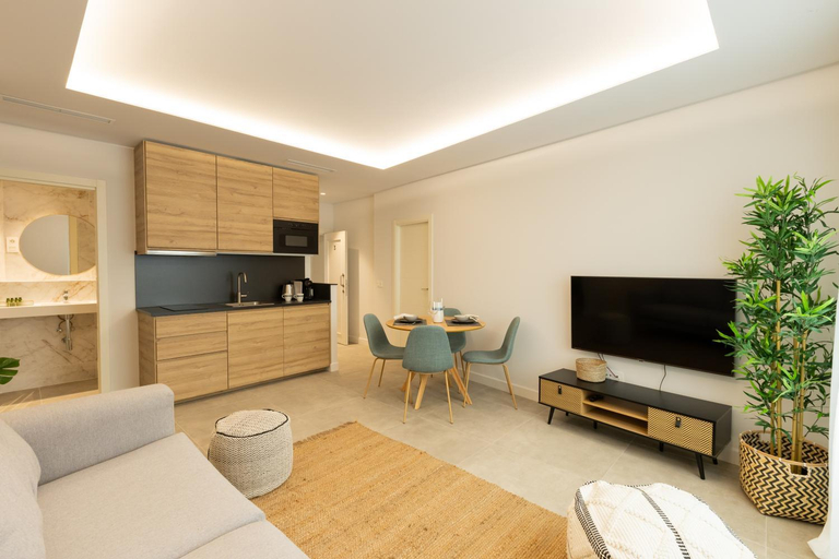 Others 2, Diana Suites 23, Málaga