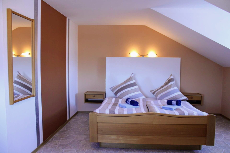 Bedroom 3, Frühstückspension Lichtenauer Hof, Passau