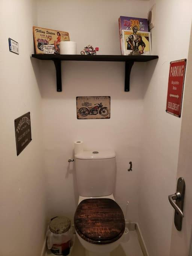 Bathroom, Chez Titian Vue sur le Mont St Michel, Manche